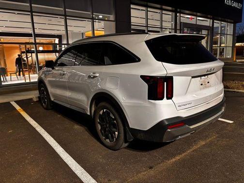 2024 Kia Sorento S