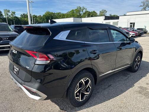 Fusion Orange 2024 Kia Sportage LX
