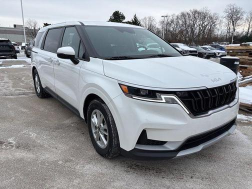 2023 Kia Carnival LX