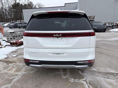 2023 Kia Carnival LX