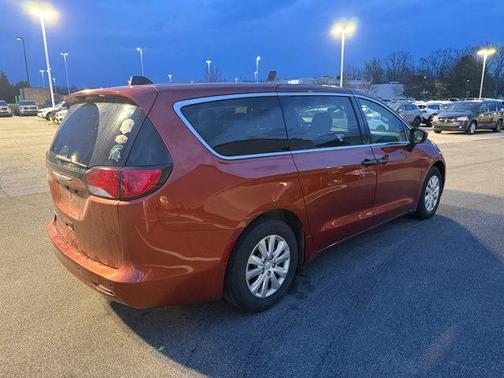 Copper Pearlcoat 2018 Chrysler Pacifica L