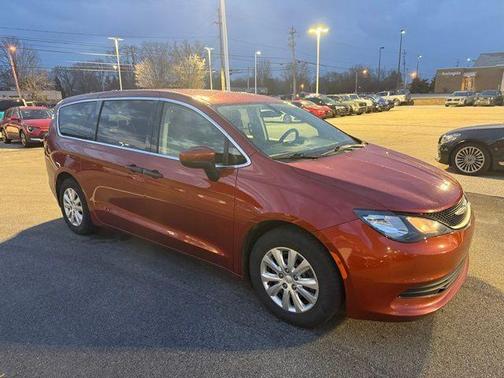 Copper Pearlcoat 2018 Chrysler Pacifica L