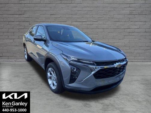 Sterling Gray Metallic 2024 Chevrolet Trax LS