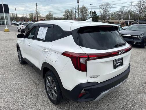Snow White Pearl 2024 Kia Seltos LX