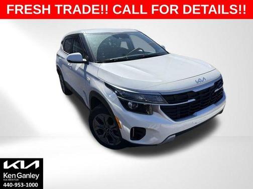 Snow White Pearl 2024 Kia Seltos LX