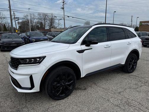 Glacial White Pearl 2023 Kia Sorento SX