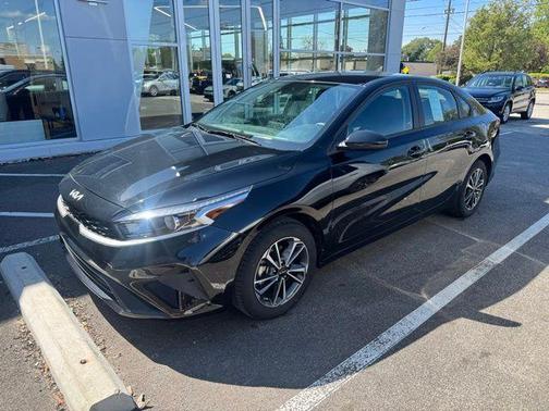Aurora Black Pearl 2023 Kia Forte LXS