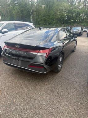Black 2024 Hyundai ELANTRA SEL