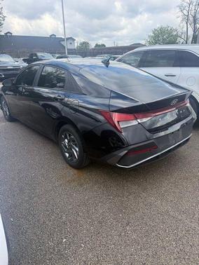 Black 2024 Hyundai ELANTRA SEL
