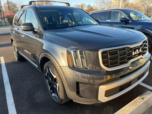 Gravity Gray 2024 Kia Telluride S