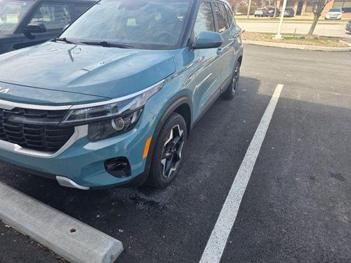 Blue 2024 Kia Seltos EX