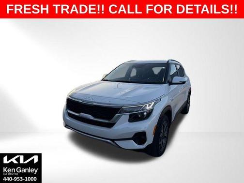 Snow White Pearl 2023 Kia Seltos EX