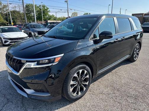 Aurora Black 2022 Kia Carnival EX