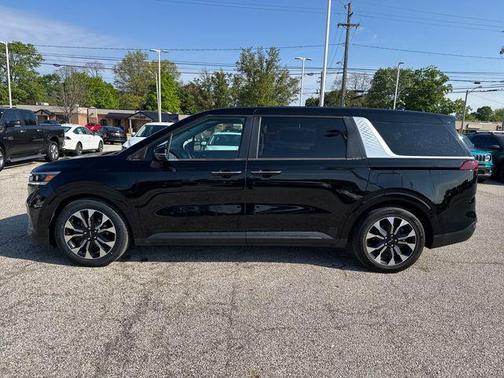 Aurora Black 2022 Kia Carnival EX