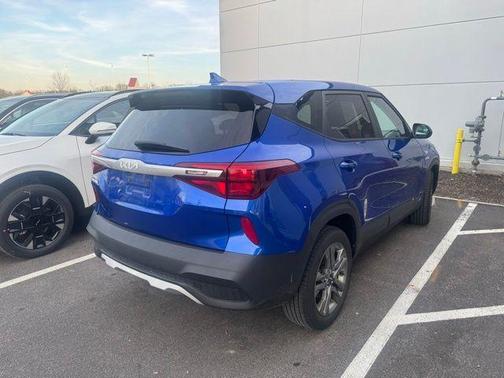 Neptune Blue 2022 Kia Seltos LX