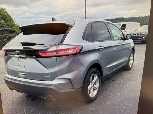 2020 Ford Edge SE