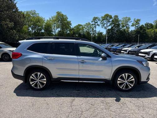 Ice Silver Metallic 2019 Subaru Ascent Limited 8-Passenger