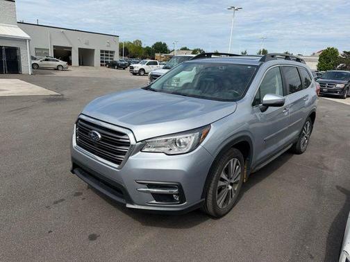 Ice Silver Metallic 2019 Subaru Ascent Limited 8-Passenger
