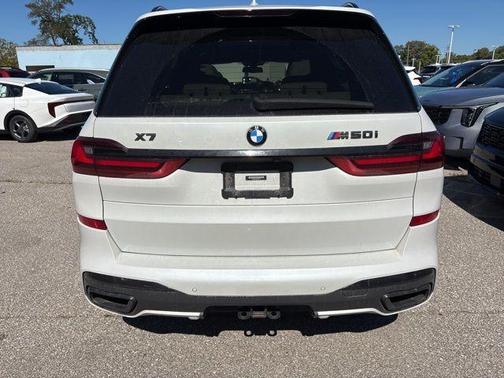 2021 BMW X7 M50i