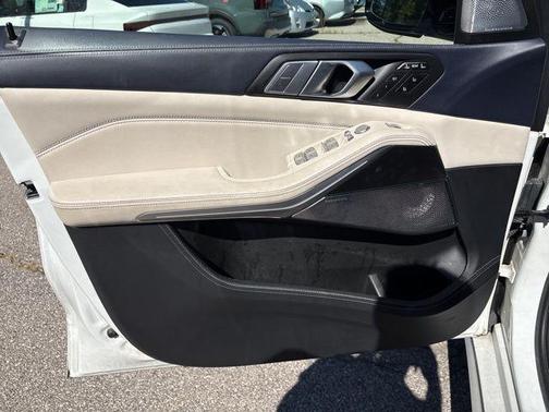 2021 BMW X7 M50i