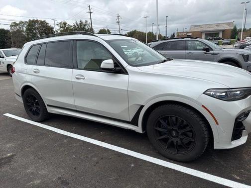 2021 BMW X7 M50i