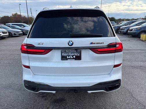 2021 BMW X7 M50i