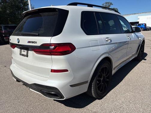 2021 BMW X7 M50i