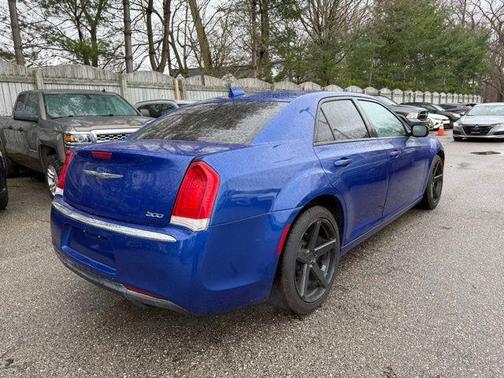 2020 Chrysler 300 Touring