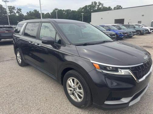 2022 Kia Carnival LX