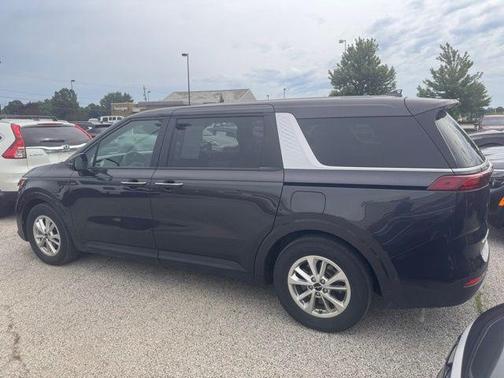 2022 Kia Carnival LX