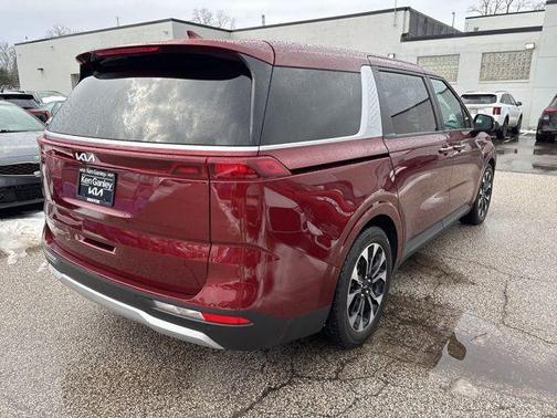 2023 Kia Carnival EX