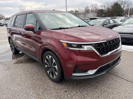 2023 Kia Carnival EX
