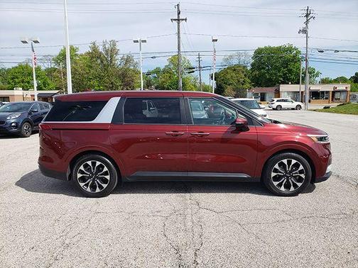2024 Kia Carnival EX