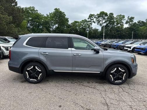 Everlasting Silver 2024 Kia Telluride S
