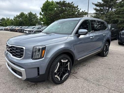 Everlasting Silver 2024 Kia Telluride S