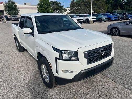 Glacier White 2022 Nissan Frontier SV