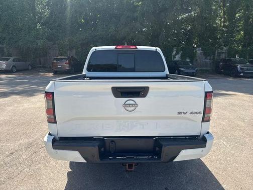 Glacier White 2022 Nissan Frontier SV