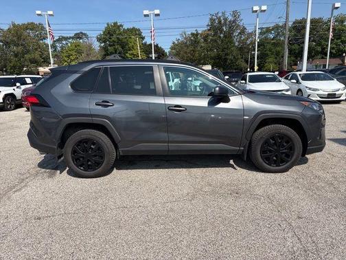 2020 Toyota RAV4 LE