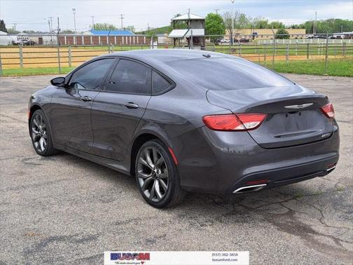 2016 Chrysler 200 S