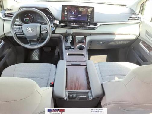 2023 Toyota Sienna LE