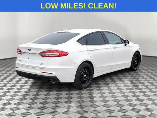 2020 Ford Fusion SE
