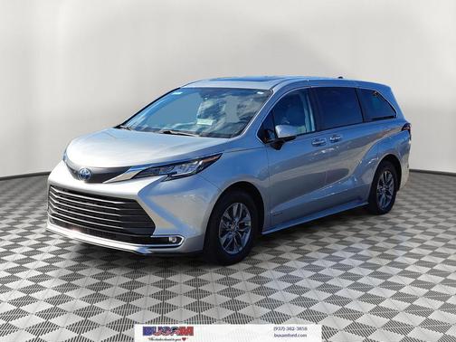 2021 Toyota Sienna XLE 7 Passenger