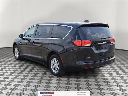 2023 Chrysler Voyager LX