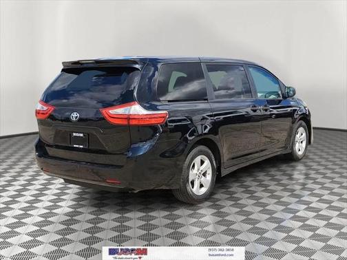 2018 Toyota Sienna SE