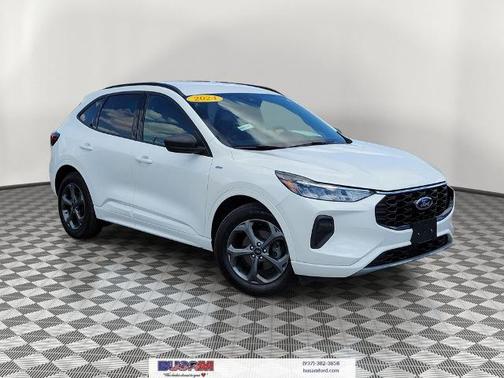 STAR WHITE METALLIC TRI-COA 2024 Ford Escape ST-LINE