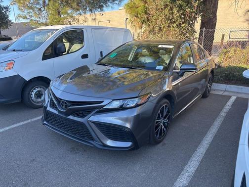 2023 Toyota Camry SE