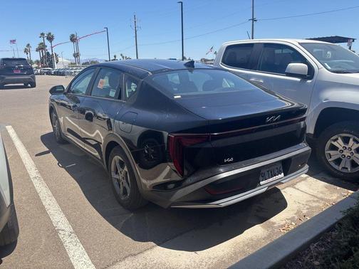 Aurora Black Pearl 2025 Kia K4 LXS