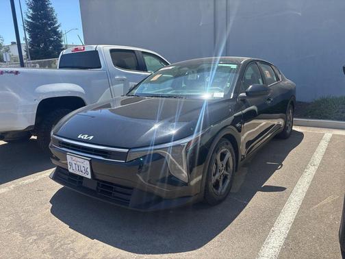 Aurora Black Pearl 2025 Kia K4 LXS