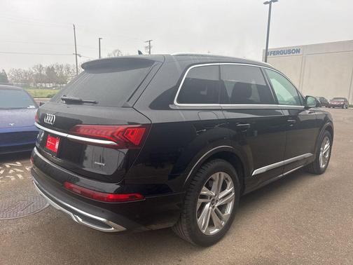 2021 Audi Q7 55 Premium Plus