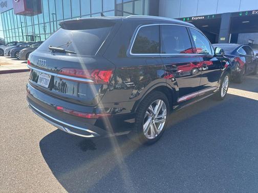 2021 Audi Q7 55 Premium Plus